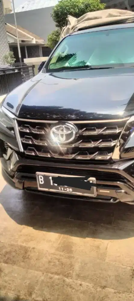 DI JUAL FORTUNER 2.4 GR 2021 HITAM
