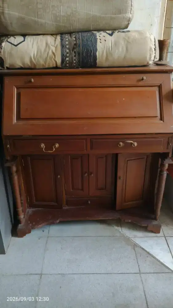 Meja + lemari antik jati