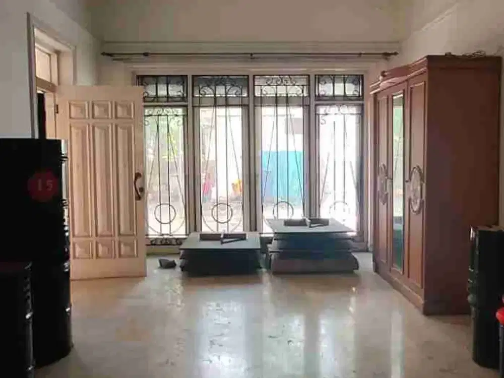 Dijual Murah Rumah di Jalan Juwono Surabaya Pusat