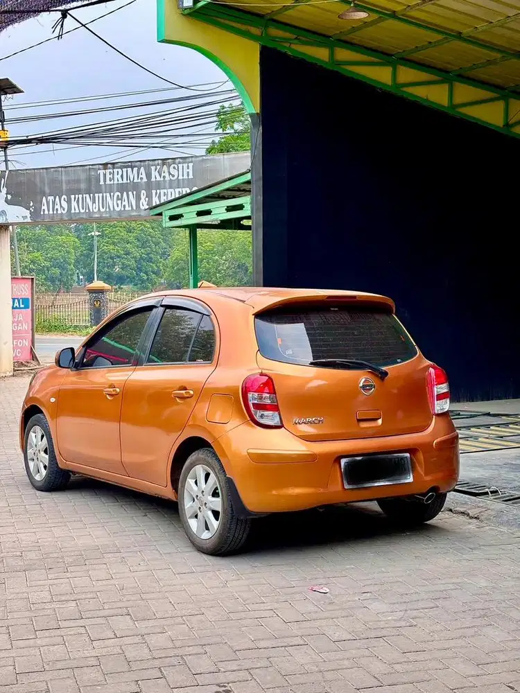 Nissan march 1.2 L at 2011