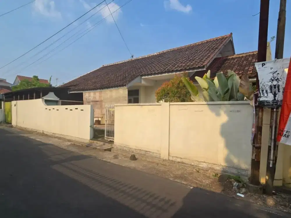 Rumah Hitung Tanah Strategis di Jajar Laweyan Solo