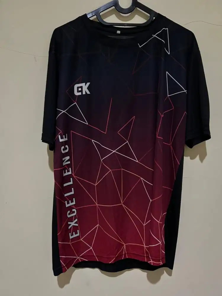 Baju kaos bola pria