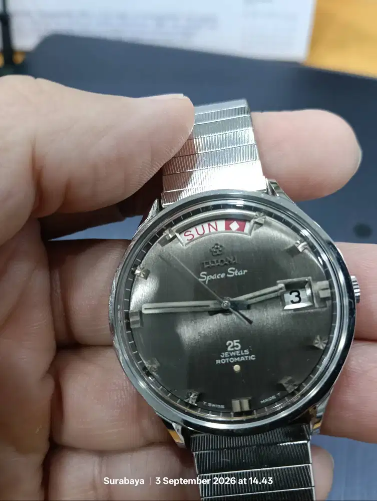 Jam Tangan Vintage merk TITONI Space Star Rotomatic