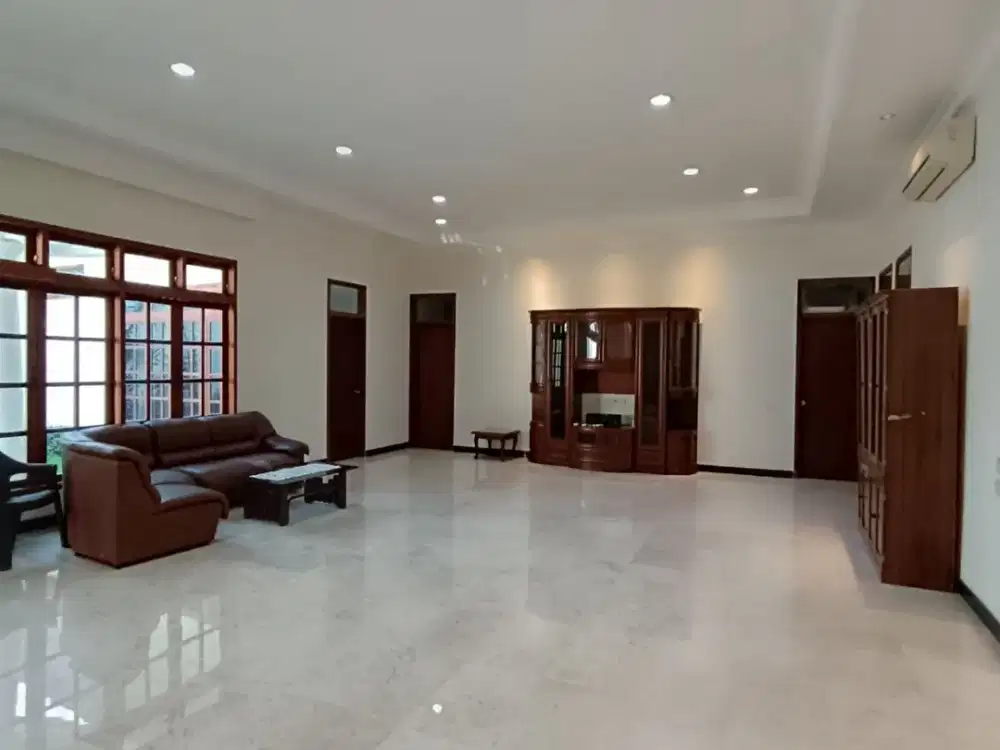 Disewakan Rumah Siap Huni Putat Indah dekat Mayjend Sungkono Tol Satelit Furnish Mewah