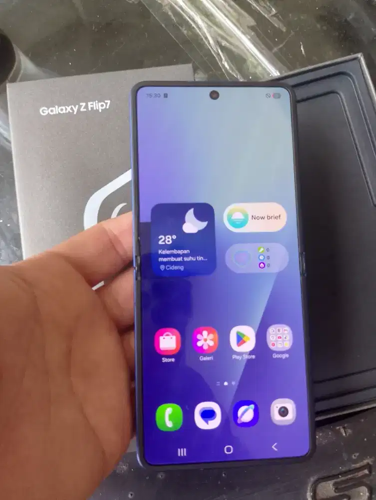 Samsung Z Flip 7 5G 12/256gb resmi Sein mulus full original siap pakai