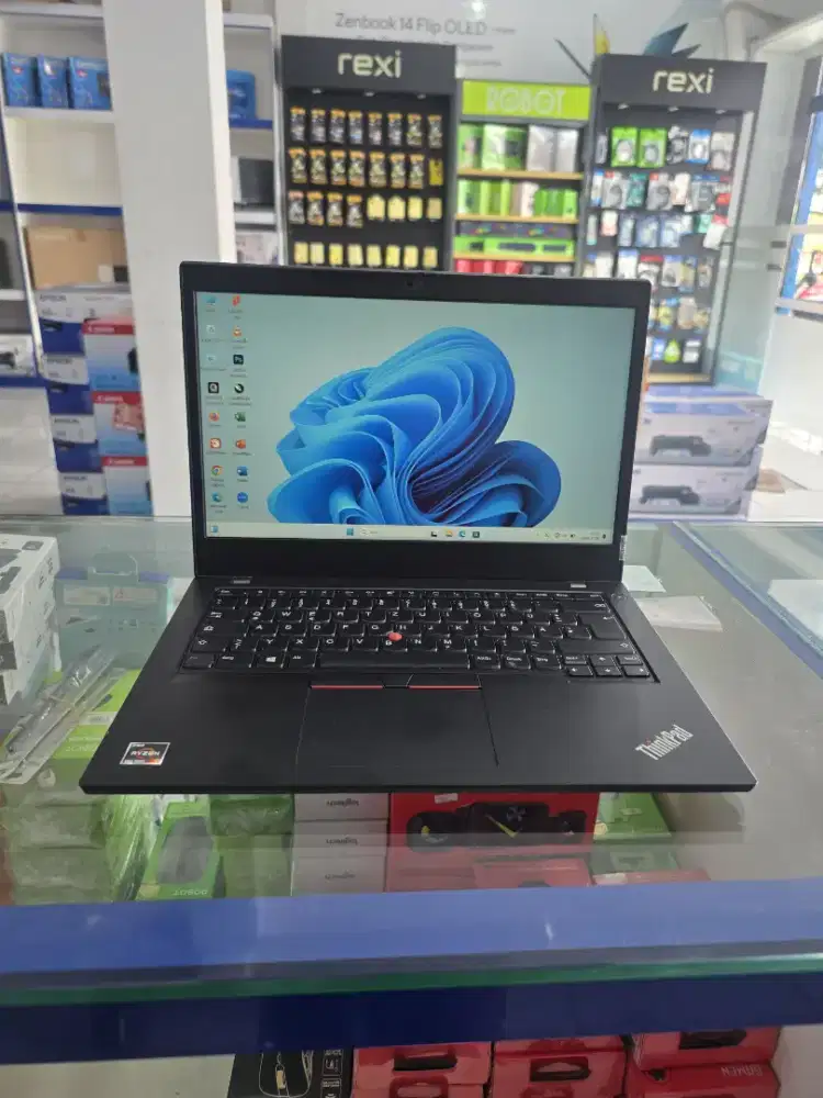 LAPTOP LENOVO AMD RYZEN5 4500 RAM 8GB SSD 256GB