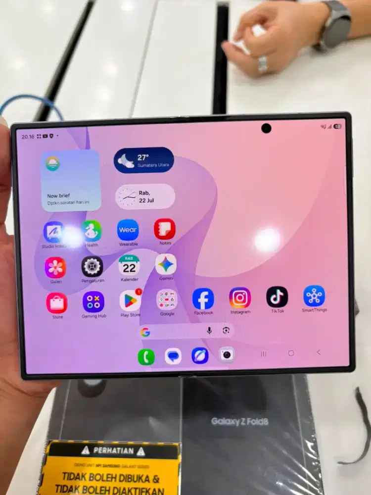 SAMSUNG GALAXY Z FOLD 8