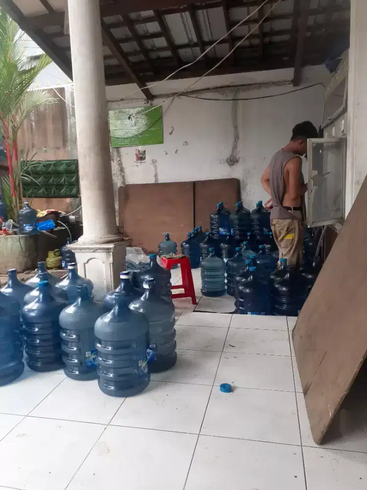 Dibutuhkan PENGIRIM galon pakai motor dan mobil