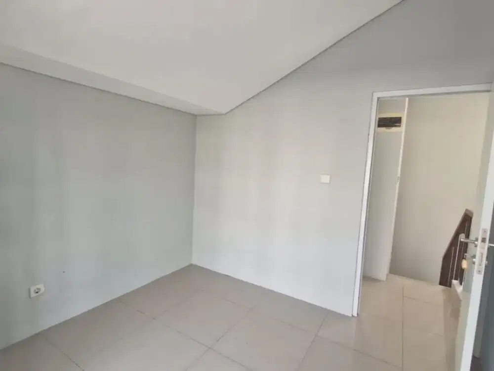 Dijual Rumah di Cluster Yarra Jakarta Garden City Lokasi Strategis (030)