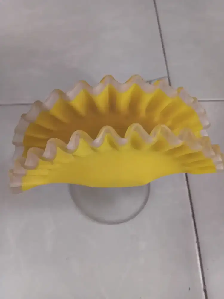 Tempat Tissue / Serbet buatan Fenton Art Glass tahun 1940 - 1950