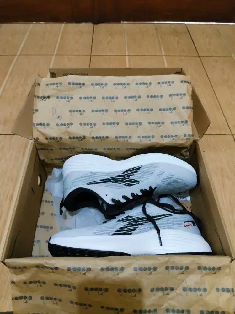 Sepatu Runing Diadora