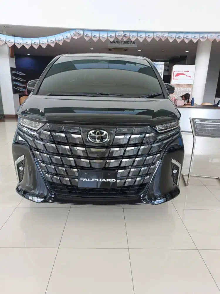 Toyota Alphard Premium | TDP 183 Juta
