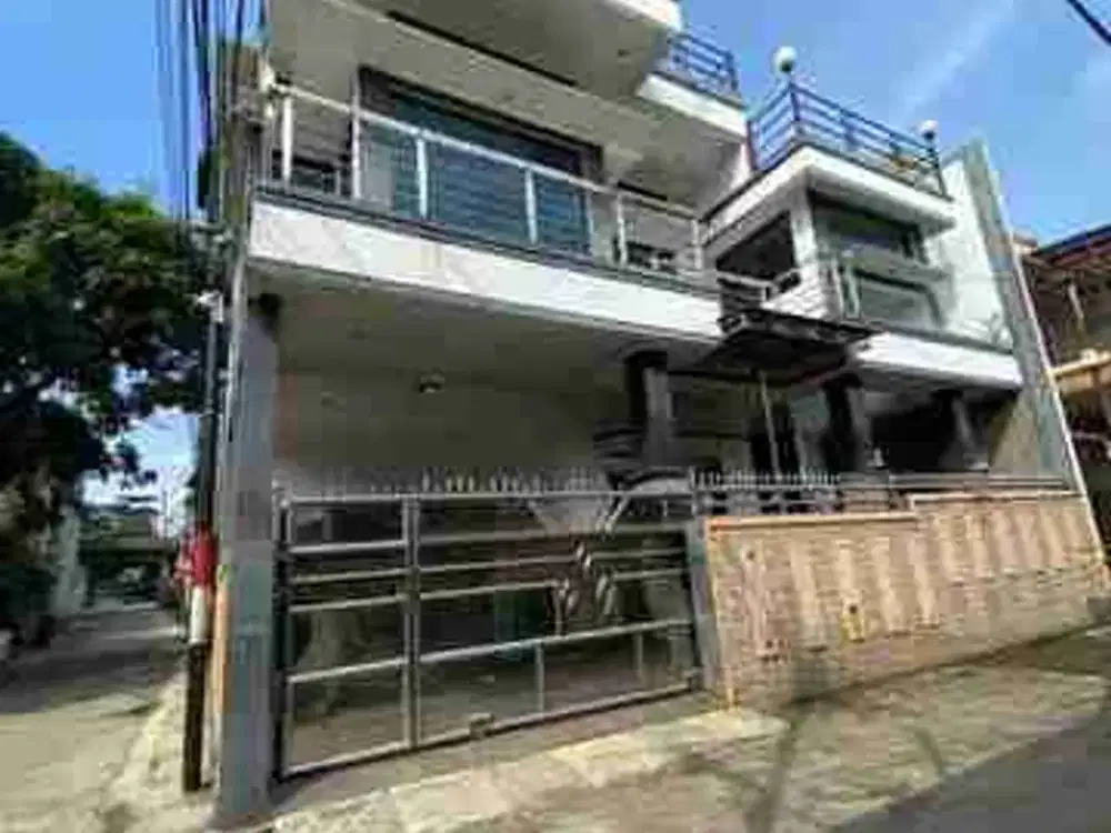 Rumah Baru Dekat Plaza Pondok Gede