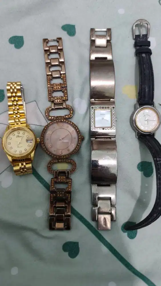 Dijual Borongan 4 Pcs Jam Tangan