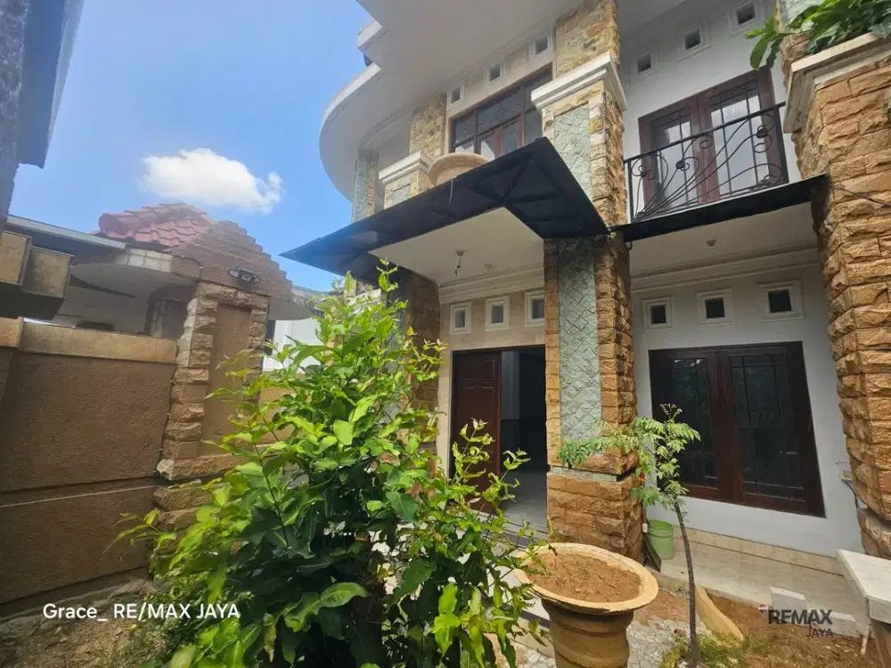 Rumah 2.5 Are Dijual di Area Gatsu Barat, dekat Tiara Gatsu
