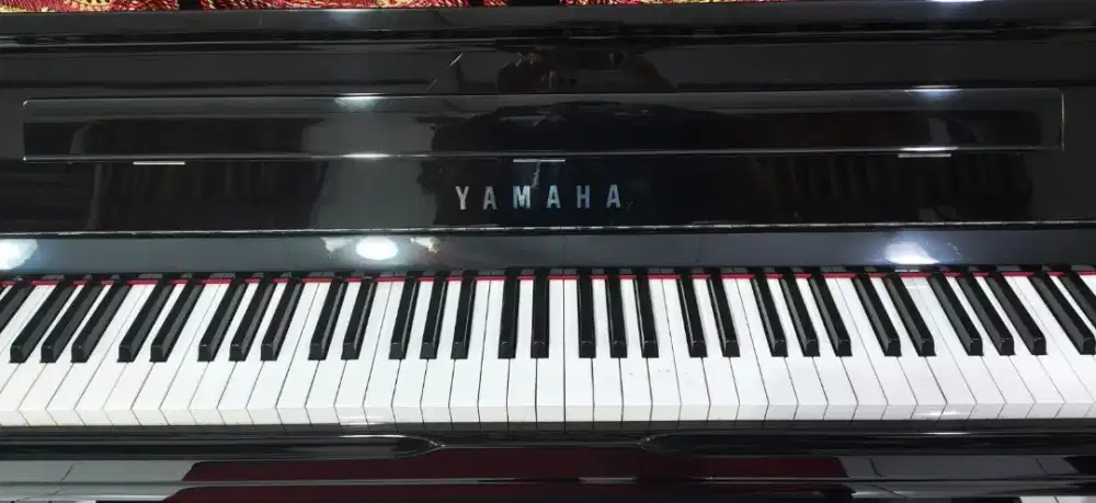 Piano YAMAHA upright U1J-PEC