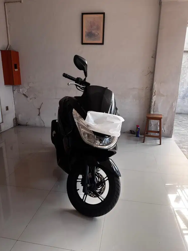 HONDA PCX CBU VIETNAM 2015 HITAM