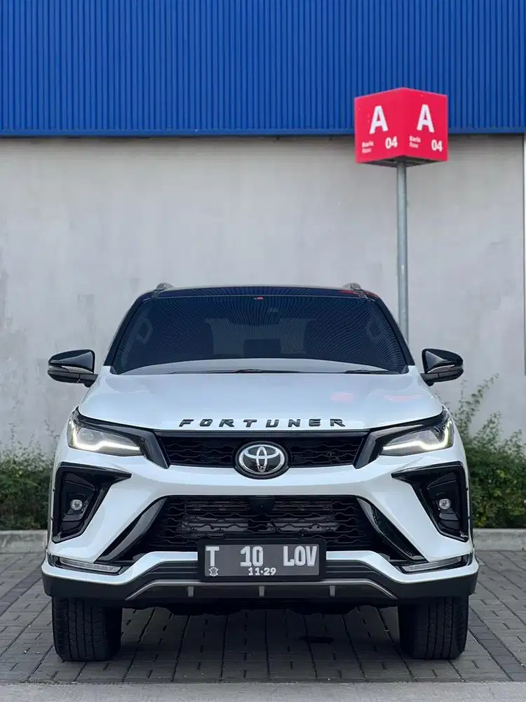 Fortuner Legender 2024 TSS Twotone Putih