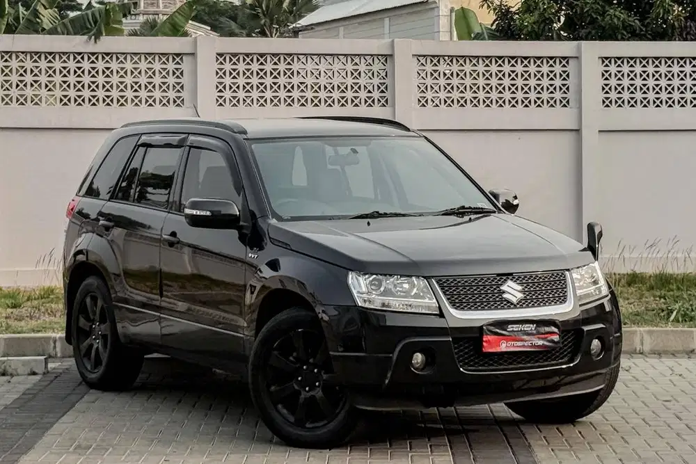 Suzuki Grand Vitara 2.4 AT Matic 2009 Hitam Metalik.