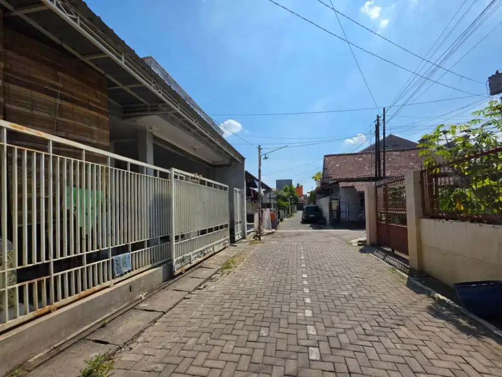 Dijual Rumah Bangunan Lama daerah Pedurungan Semarang 1,5 Lantai dekat jalan Fatmawati dan majapahit