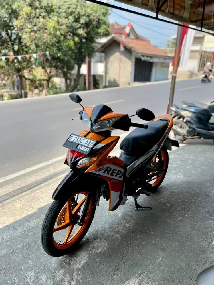 Honda Blade 125 Repsol injection 2016