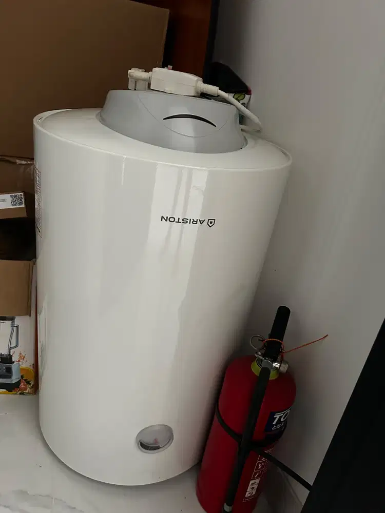 Water heater ariston