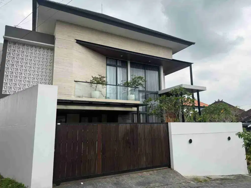 RUMAH MEWAH TUNJUNG TUTUR VIEW SAWAH
JUAL RUMAH SEMI VILLA MODERN MINIMALIS 
LOKASI AREA JALAN TUNJUNG TUTUR PAGUYANGAN DENPASAR UTARA