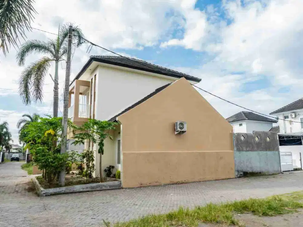 Jual Rumah di Senggigi, 3 kamar, 2 lantai, SHM, Di Komplek Puri Hijau No 8, Senggigi, Lombok, Nusa Tenggara Barat