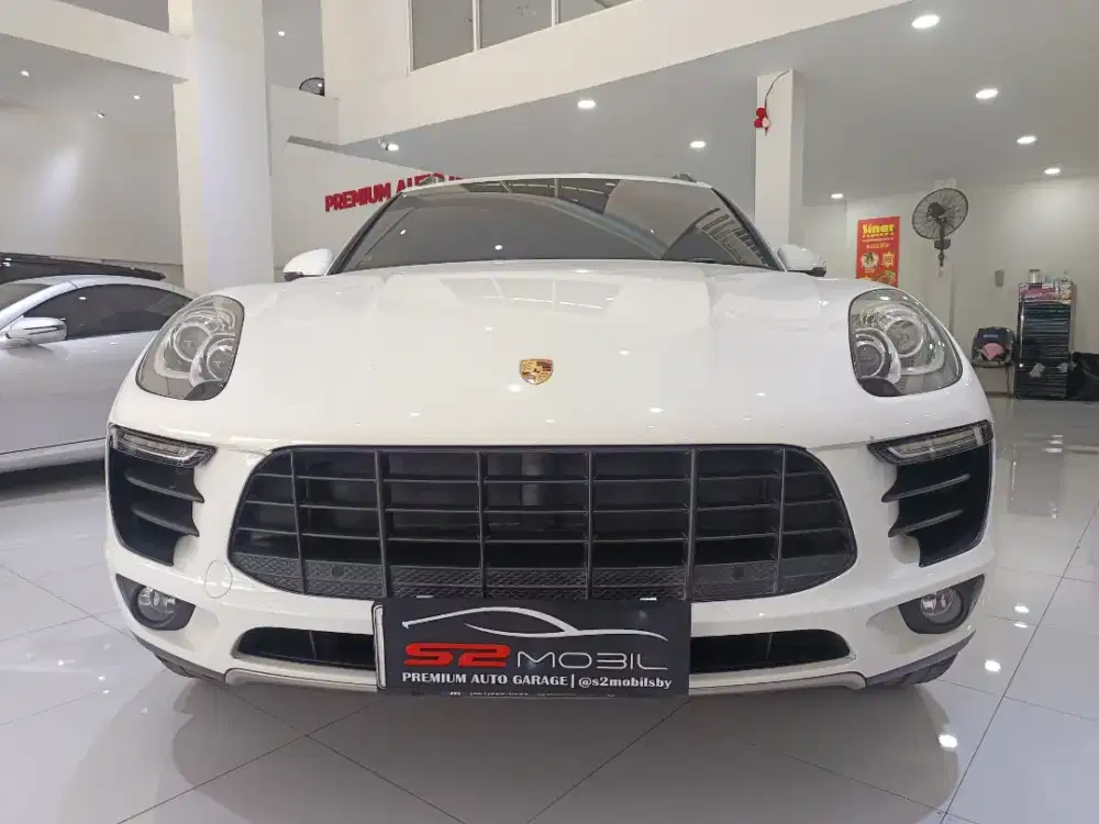 PORSCHE MACAN S At  2015  Putih