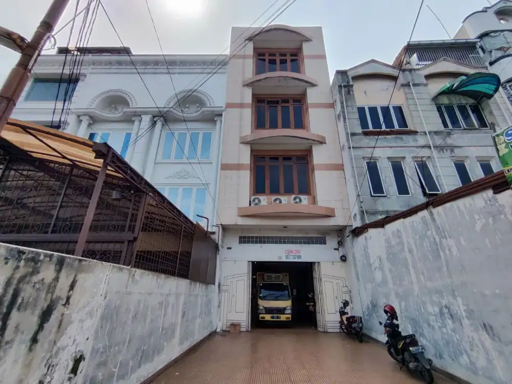 Disewa Ruko Jalan Gatot subroto simpang barat
