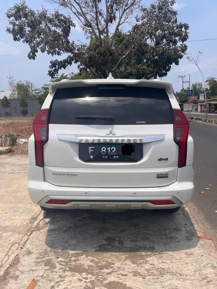 2021 Mitshubisi Pajero sport 2.4 Dakar ultimate 4x4