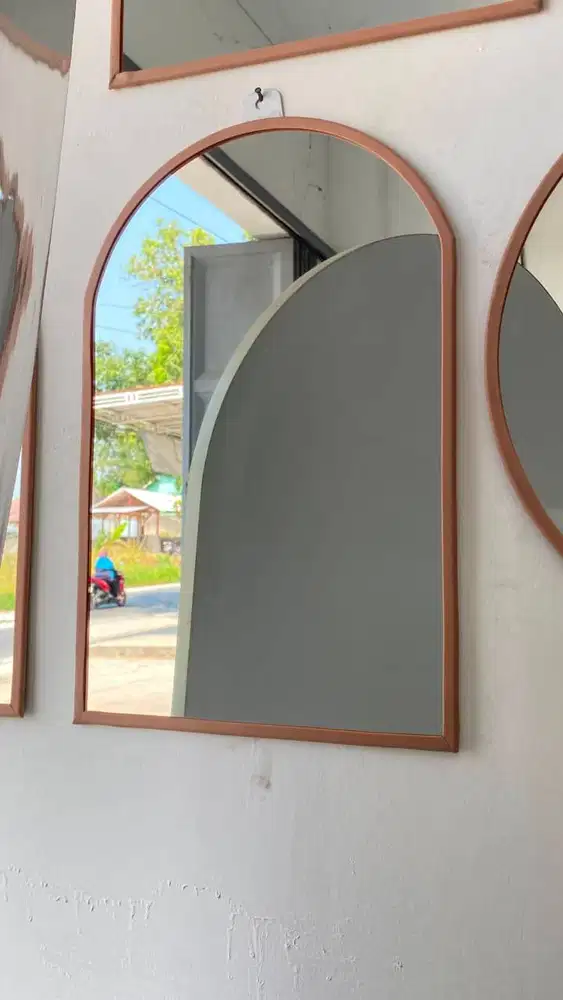 Cermin Oval Minimalis 40x70 cm – Elegan, Modern & Cocok untuk Dekorasi