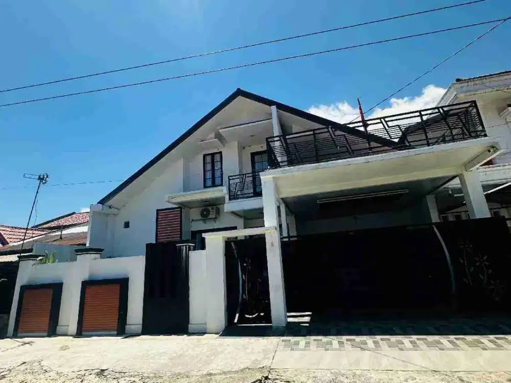 RUMAH 2 LANTAI DIJUAL CEPAT ADA KOLAM RENANG