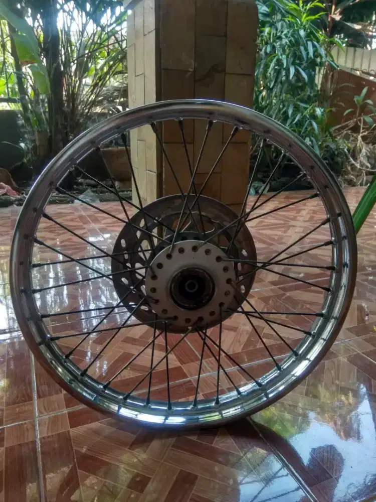 Velg Depan Smash