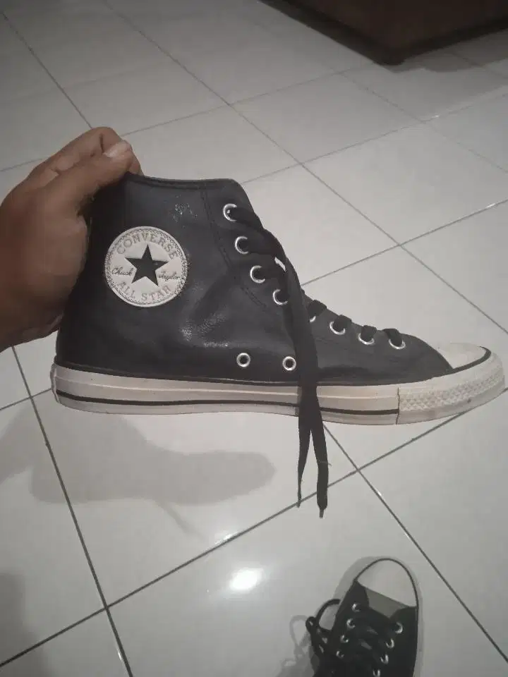 SEPATU PRIA CONVERSE BEKAS