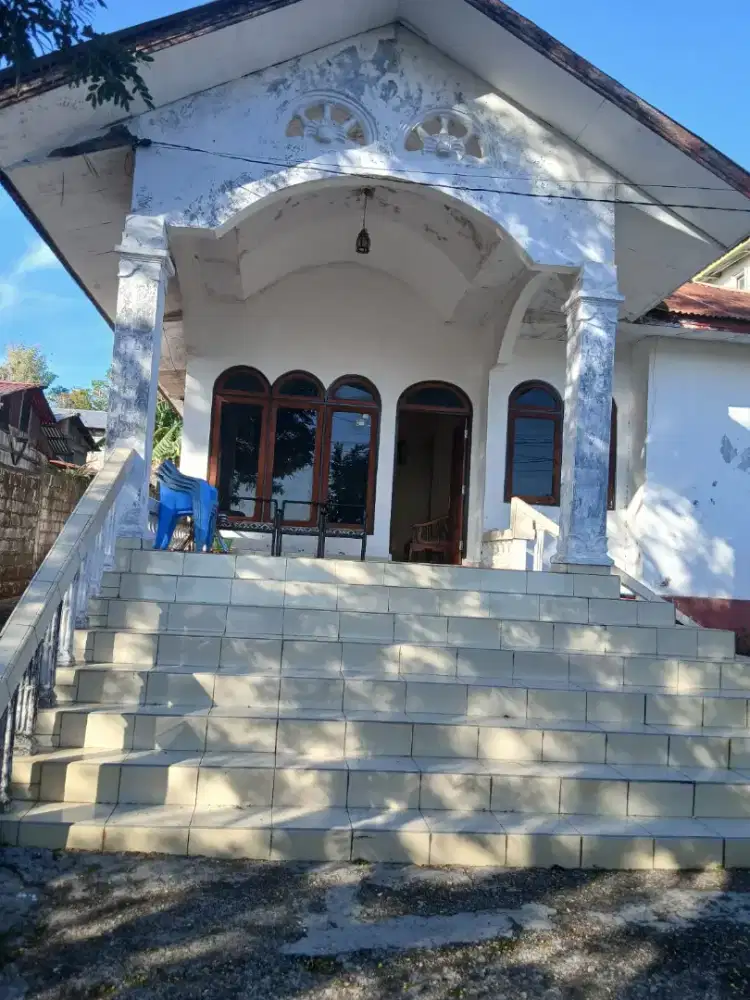 RUMAH & LAHAN LUAS DISEWAKAN
