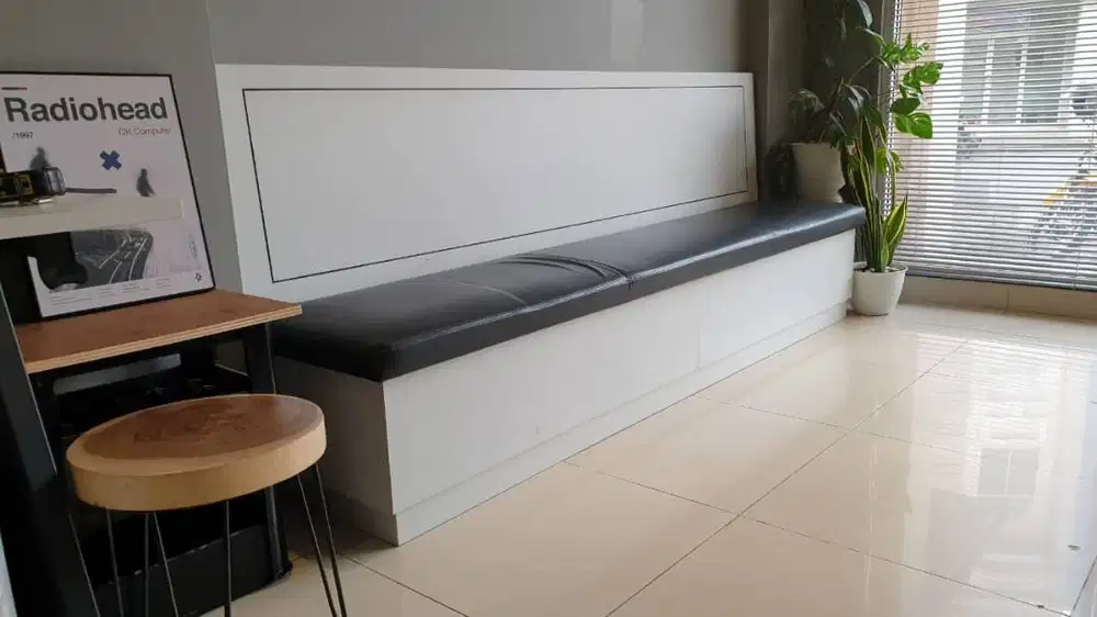 Bangku Sofa Panjang Cafe/Resto