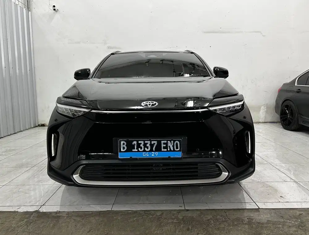 Toyota BZ4X EV 2023 Wallcharger Nama Pribadi Seperti Baru