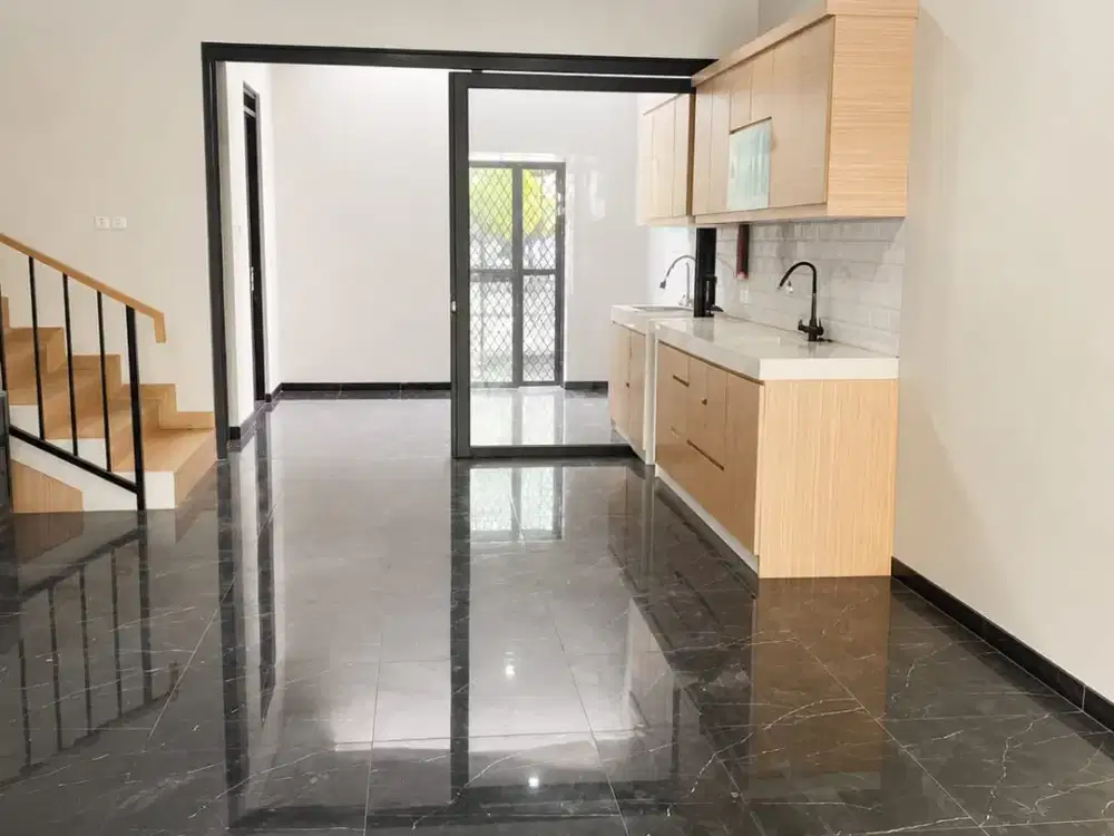 Rumah Bangunan Semi Furnish di Komplek BPKP Holis