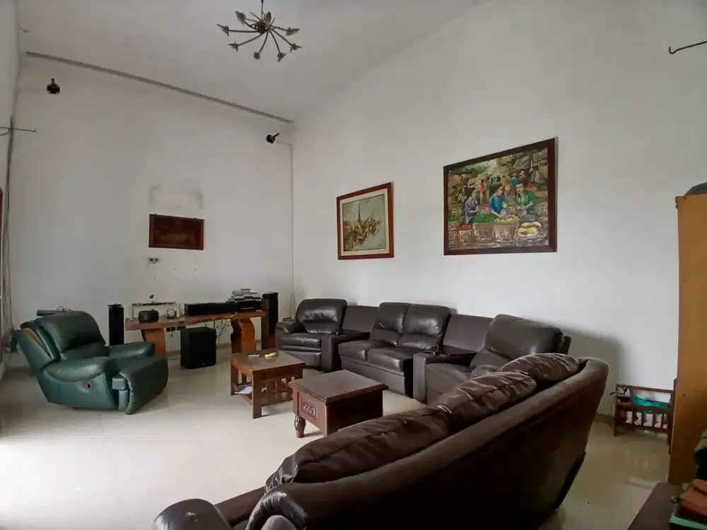 Dijual rumah harga NJOP  sebrang  Cinere Mall