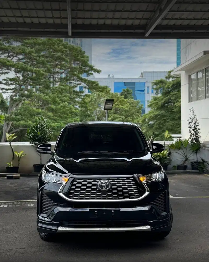 Innova Zenix V Hybrid CVT