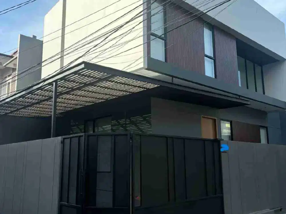Disewakan Rumah 2 Lantai Hoek di Kelapa Gading, Jakarta Utara
