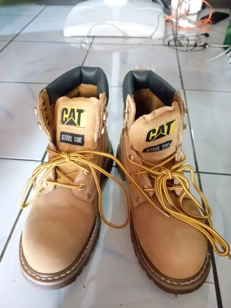Sepatu safety Caterpillar