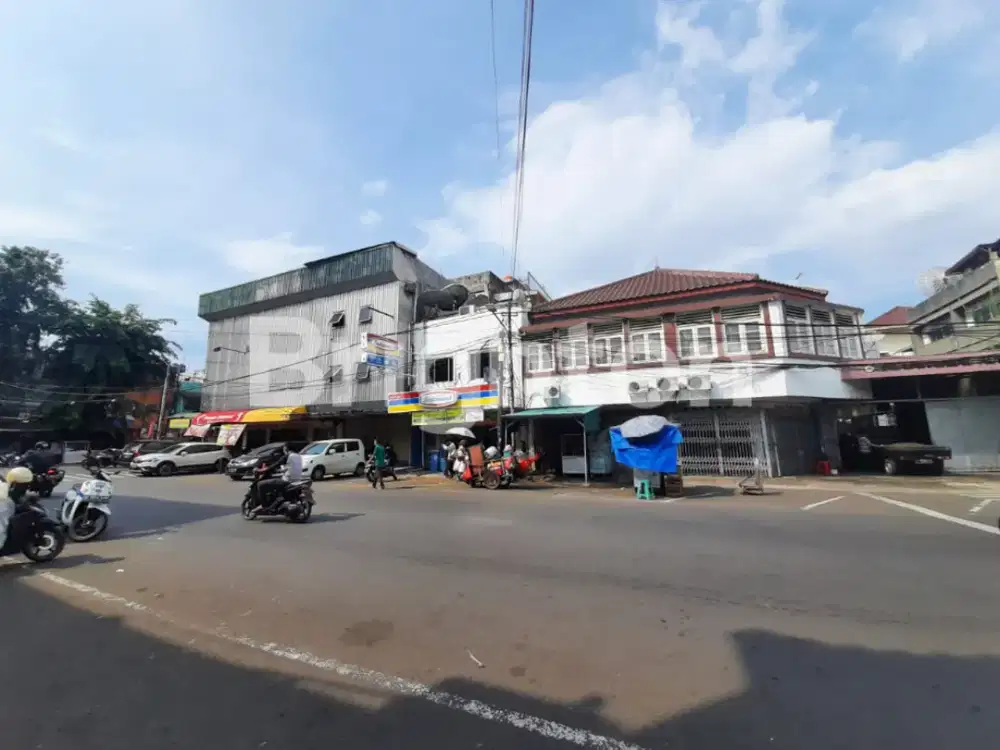 RUKO PINGGIR JALAN DI KREKOT PASAR BARU JAKARTA PUSAT