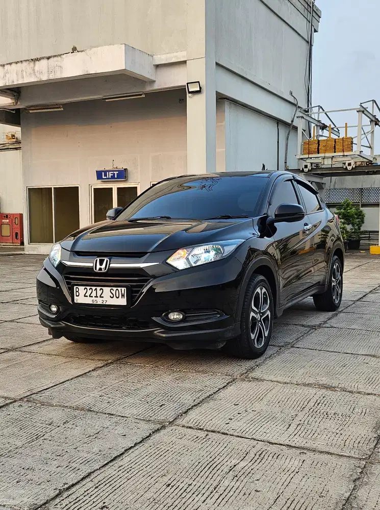 Honda HRV 1,5 E 2017 CVT, Free garansi mesin 2tahun