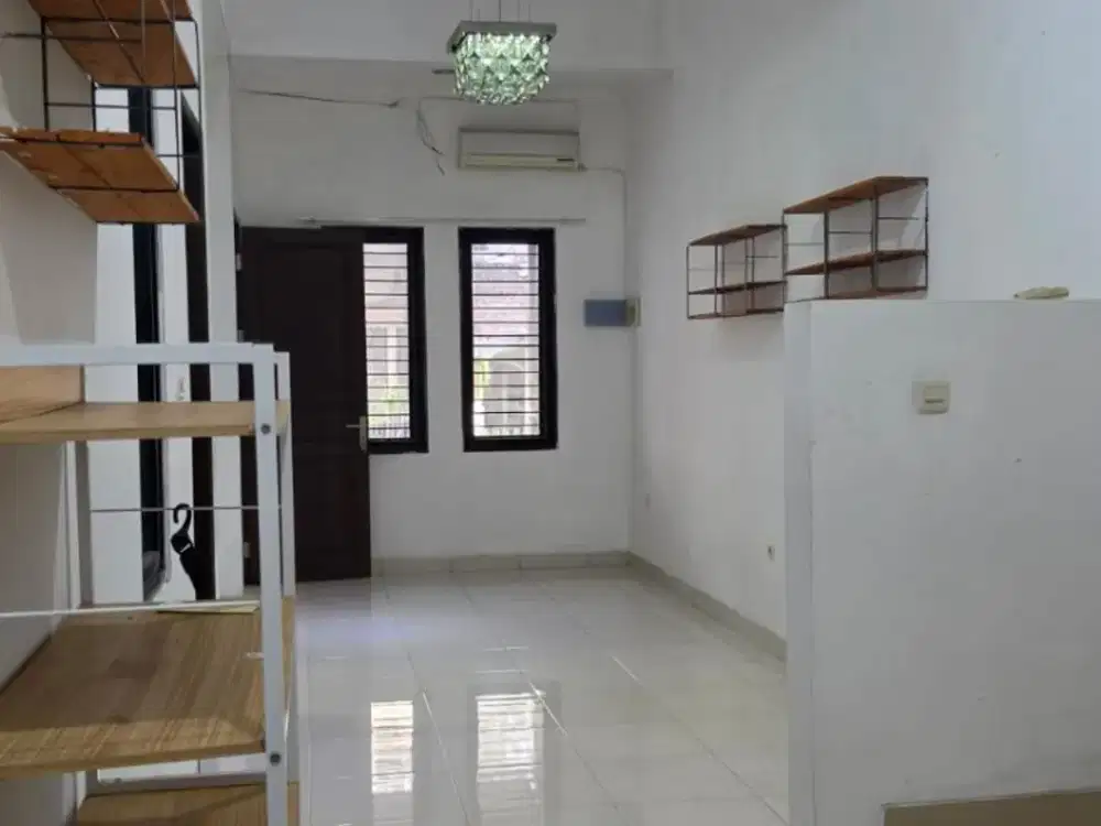 Dijual Rumah 1,5 Lantai, Strategis di Jl. Kelapa Cengkir Barat, Kelapa Gading, Jakarta Utara