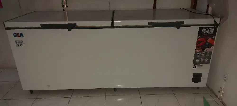 Chest Freezer GEA AB-750-R Kapasitas 702 Liter AB 750