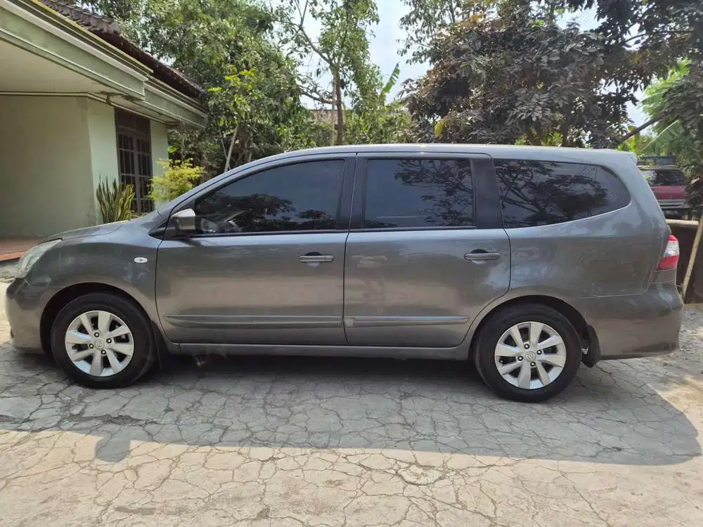 Nissan Grand livina 2014 Bensin