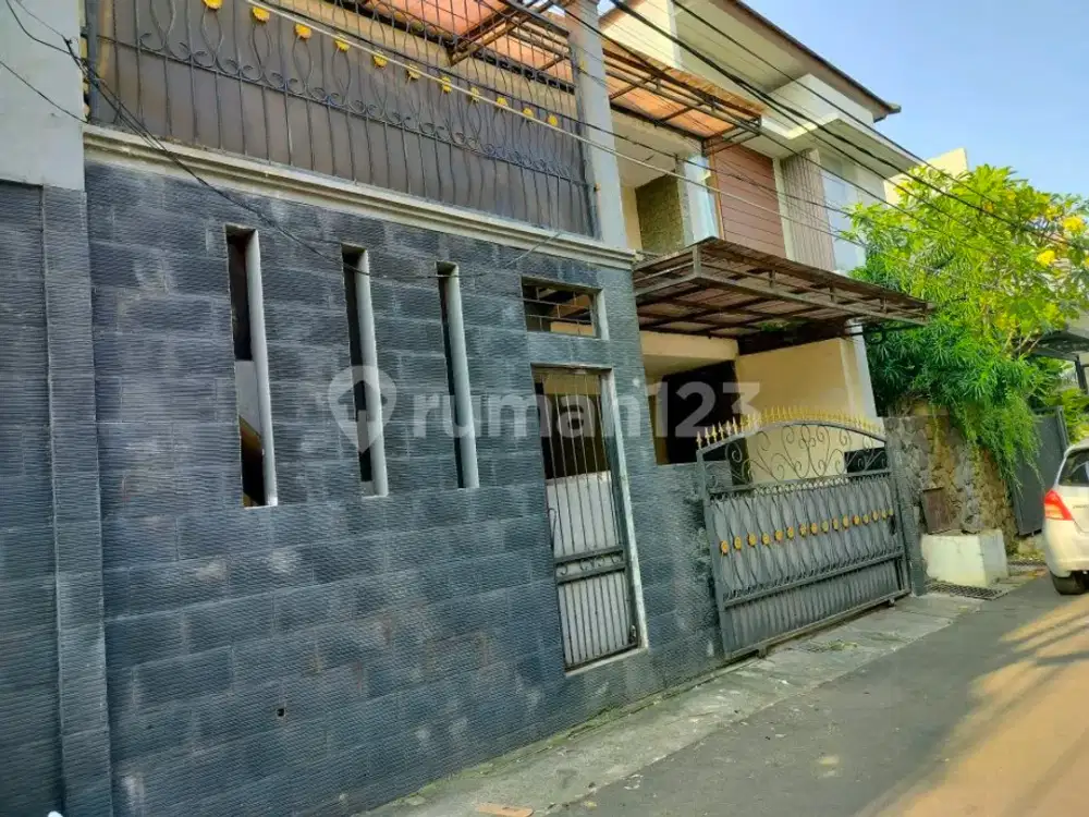 Rumah Semi Minimaliß Rur Màh 2 Lantai Lebar 9 Meter Dekat Fsfsu