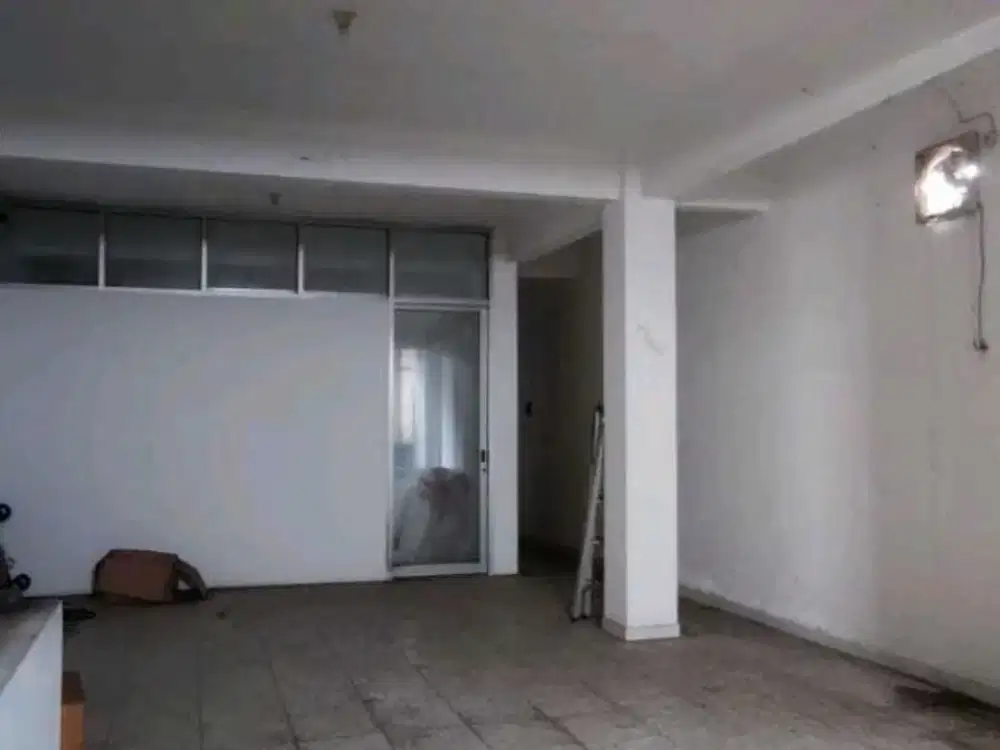 AUD.A053 Murah Ruko Raya Wiyung, Surabaya Siap Pakai untuk Kantor, Usaha